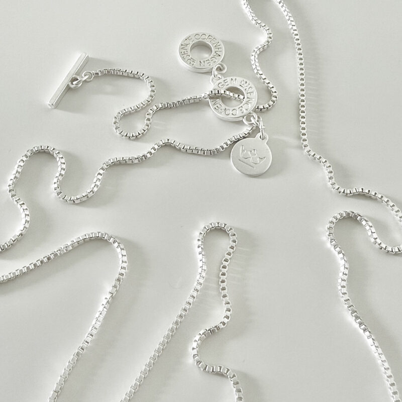 Essentials Venezia necklace matt silver plated - 90 CM